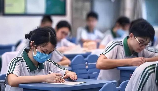 设定鸿沟强化规范能够让孩子在很小的时分就学会管理时刻和心情