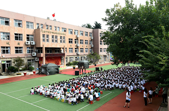 督促家长规范接送行为加强对孩子的日常安全教育凝集家校合力 督促家长规范接送行为加强对孩子的日常安全教育凝集家校合力